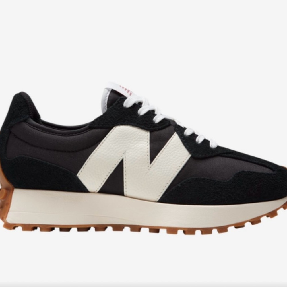 Woman’s new balance 327 sneaker in black suede white logo. Size 8.5